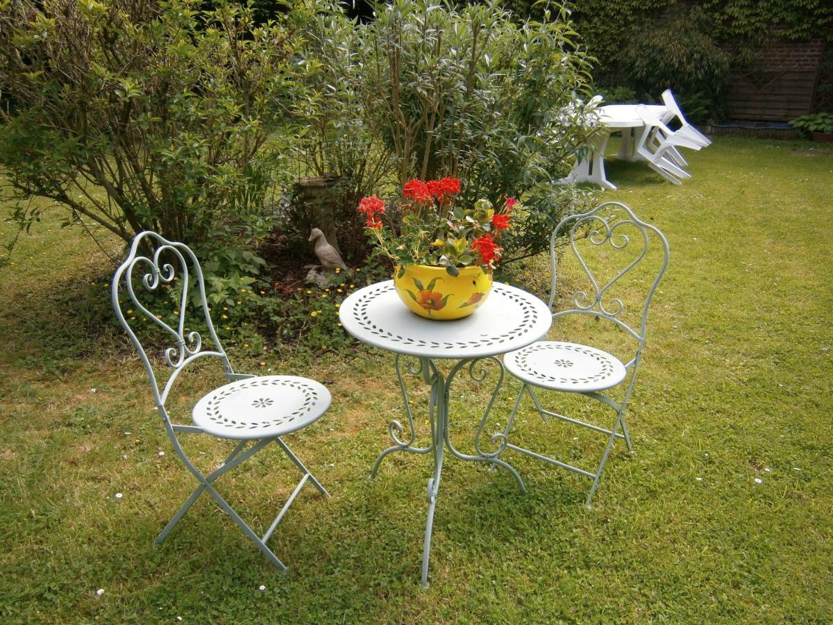 Bed and Breakfast Aux Sources De L'Ancre Miraumont Exterior foto